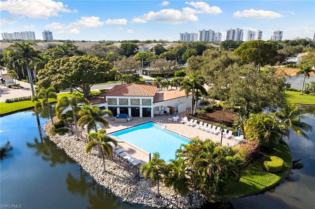 592 Beachwalk CIR # N102, NAPLES FL 34108-29