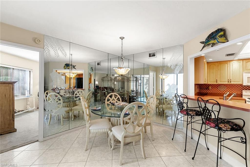 592 Beachwalk CIR # N102, NAPLES FL 34108-10