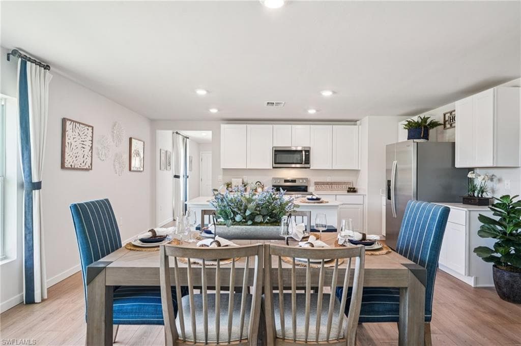 1221 BROOKLANDS DR, FORT MYERS FL 33905-8