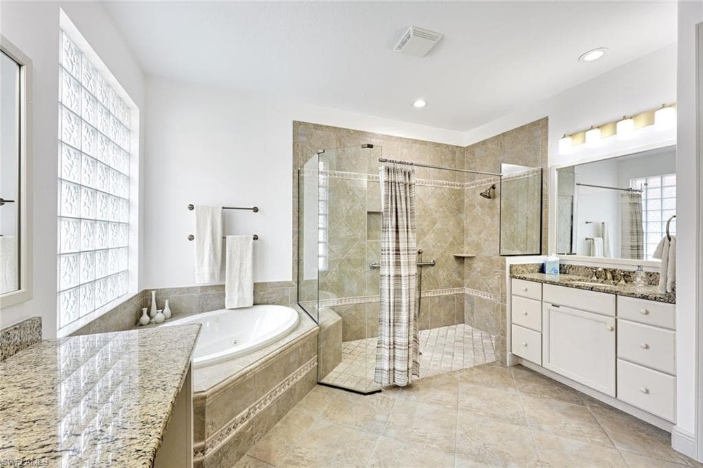 7655 Martino CIR, NAPLES FL 34112-16