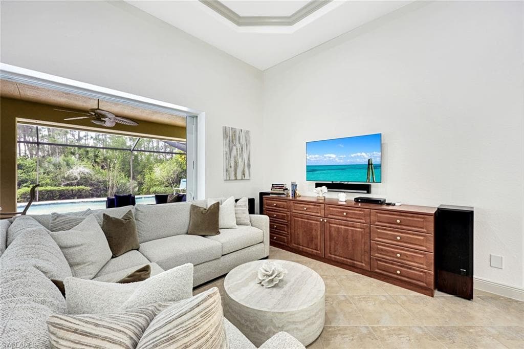 7655 Martino CIR, NAPLES FL 34112-4