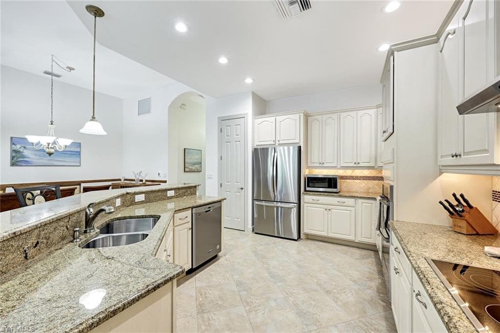 7655 Martino CIR, NAPLES FL 34112-9