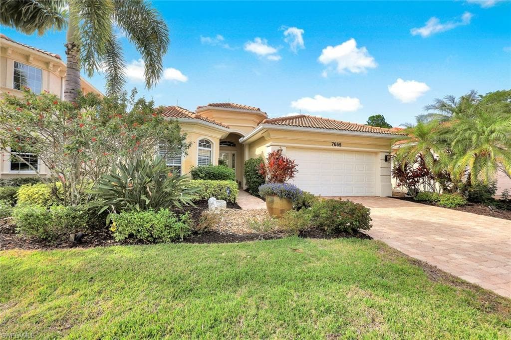 7655 Martino CIR, NAPLES FL 34112-28