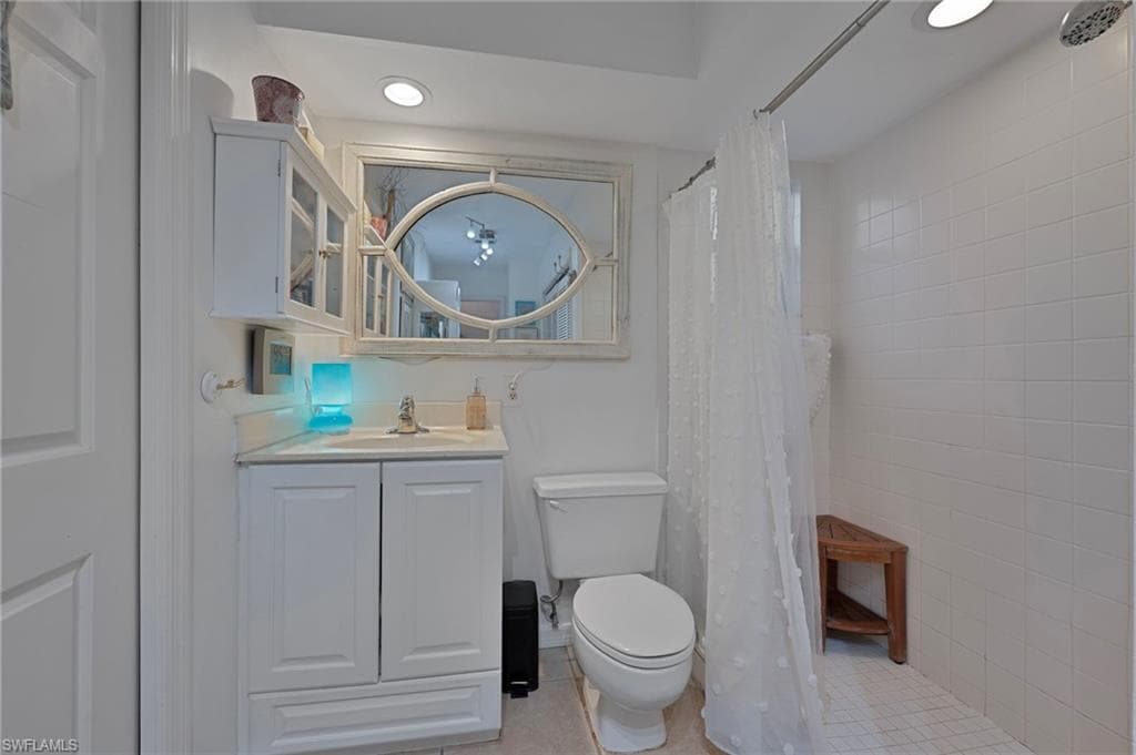 1337 Solana RD # K9, NAPLES FL 34103-15