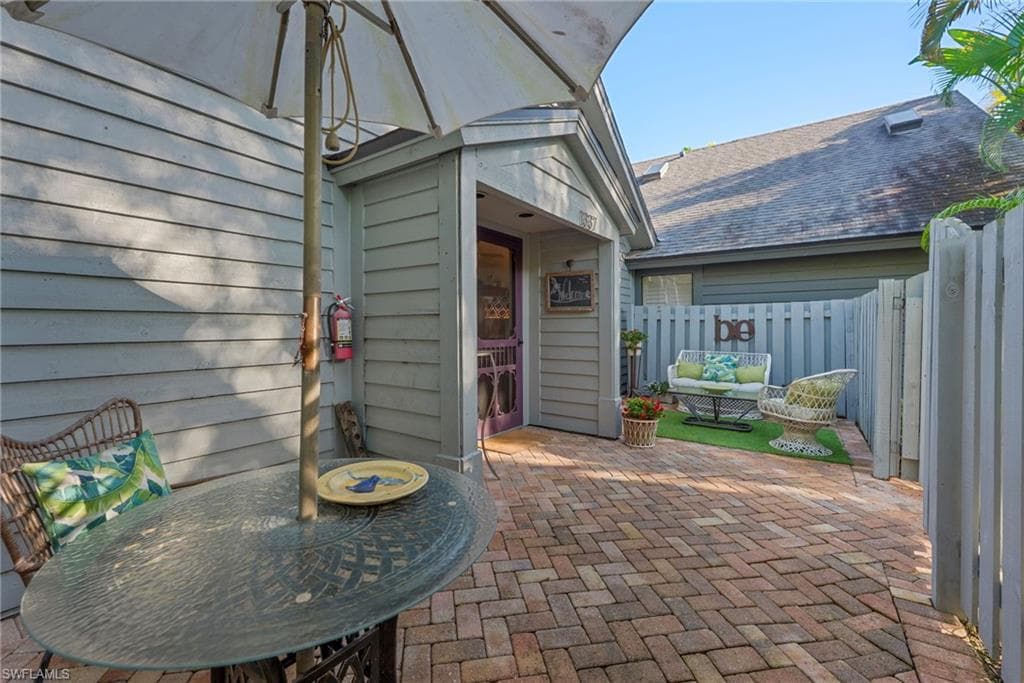 1337 Solana RD # K9, NAPLES FL 34103-4