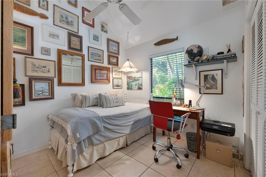 1337 Solana RD # K9, NAPLES FL 34103-14