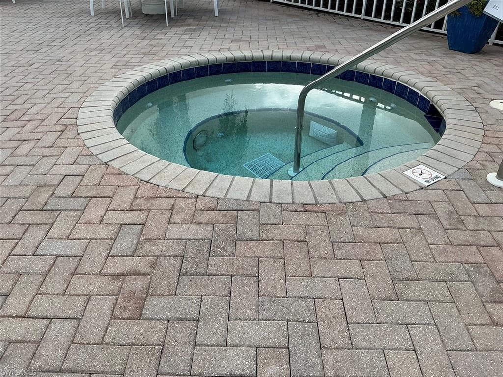 2885 Palm Beach BLVD # 408, FORT MYERS FL 33916-4