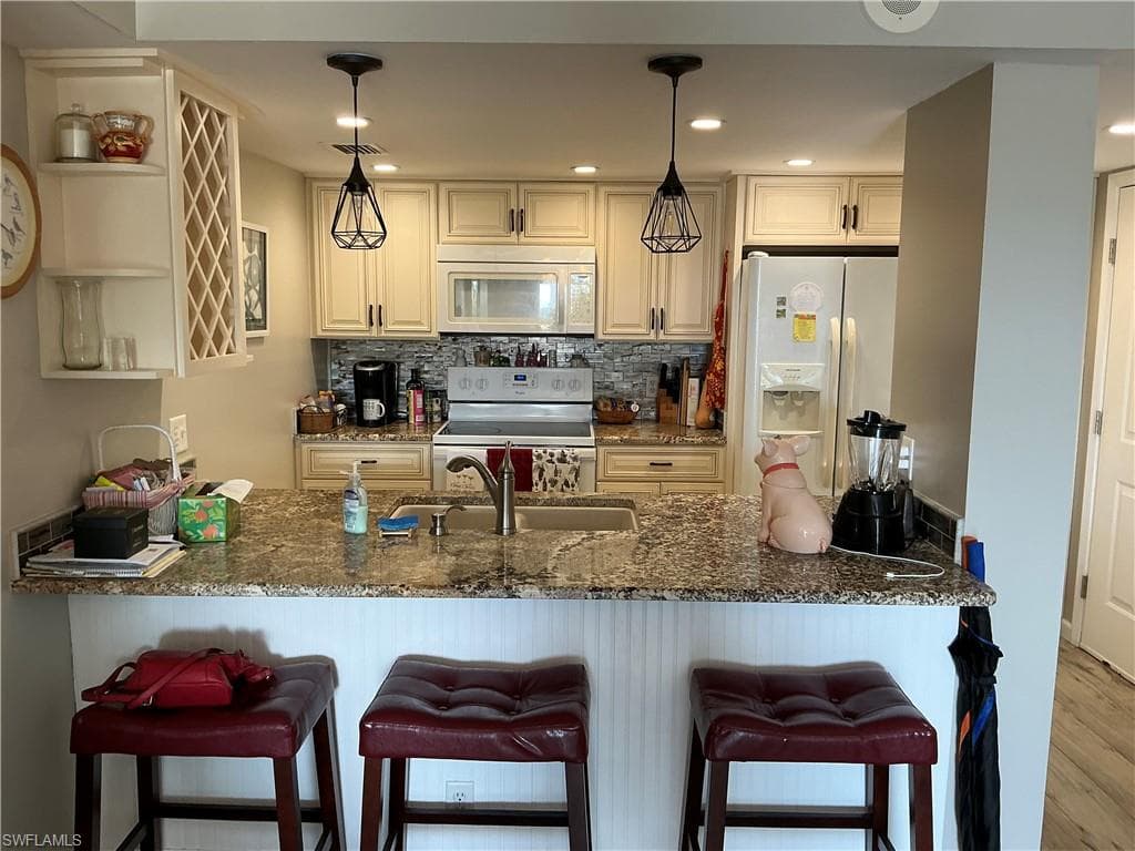 2885 Palm Beach BLVD # 408, FORT MYERS FL 33916-10