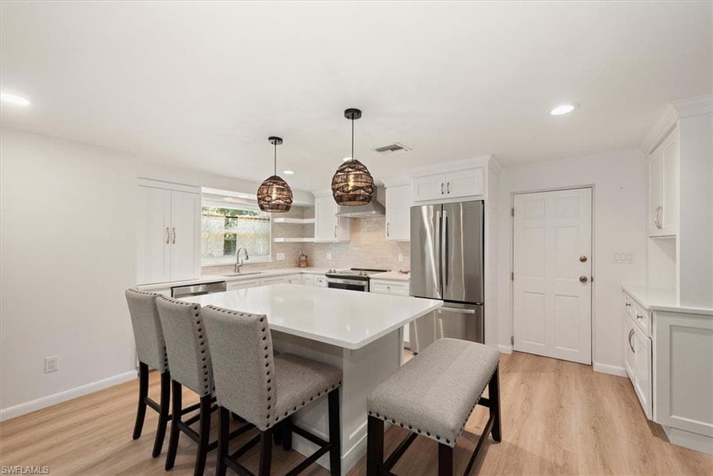 2466 N Westwood DR, NORTH FORT MYERS FL 33917-15