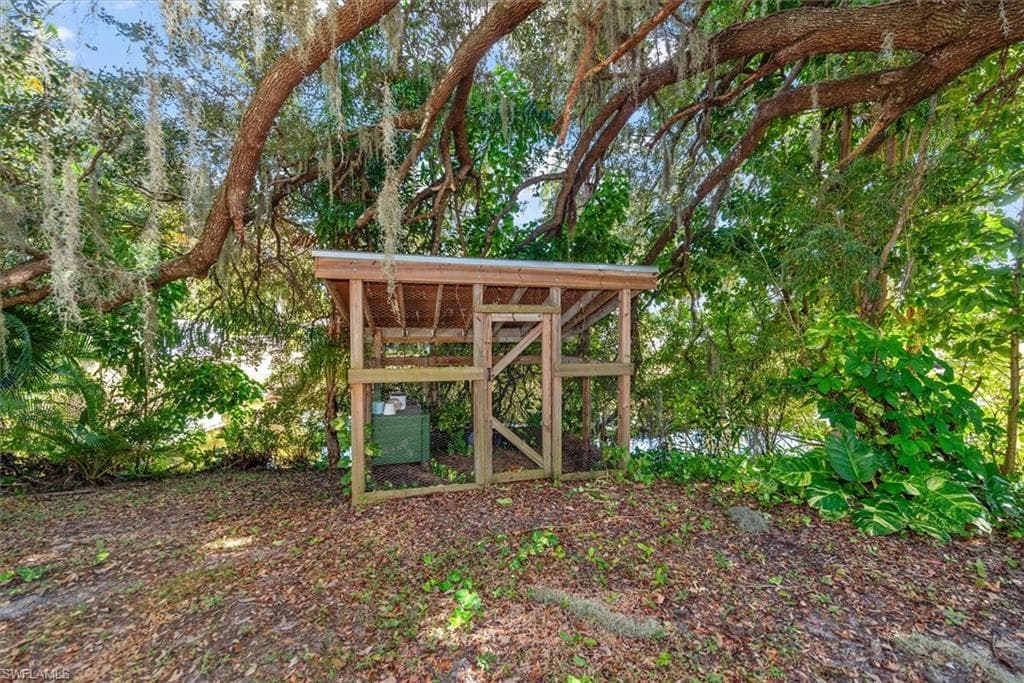 2466 N Westwood DR, NORTH FORT MYERS FL 33917-35