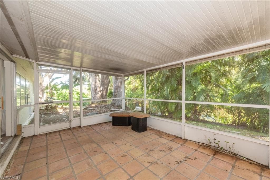 2466 N Westwood DR, NORTH FORT MYERS FL 33917-14