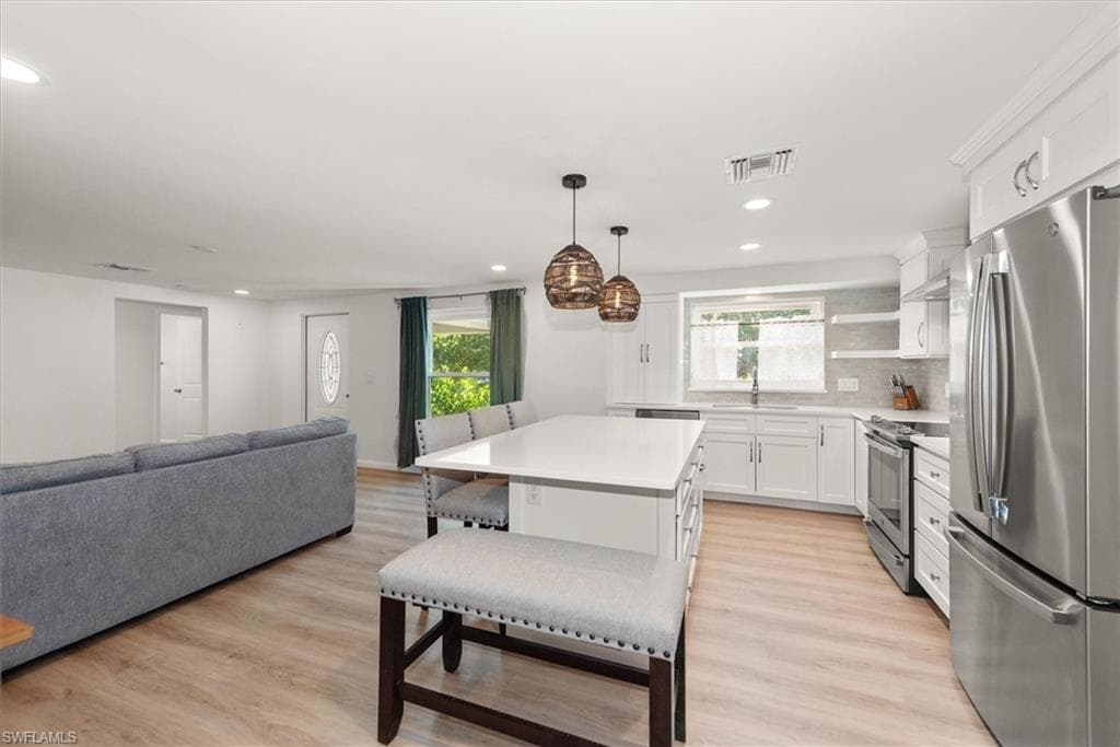 2466 N Westwood DR, NORTH FORT MYERS FL 33917-10