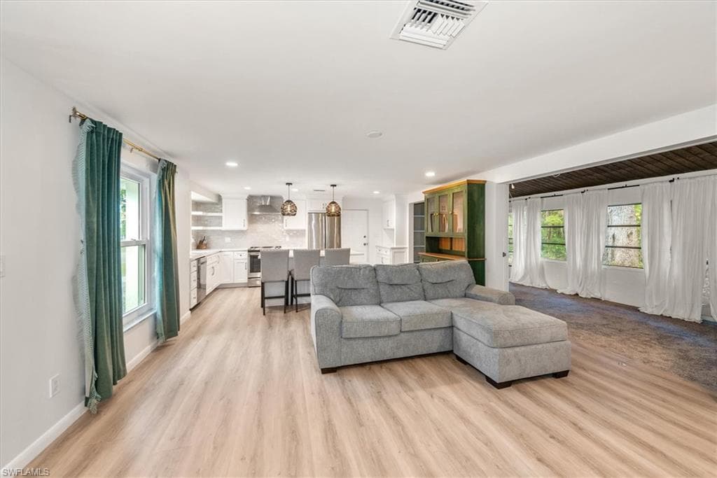 2466 N Westwood DR, NORTH FORT MYERS FL 33917-3