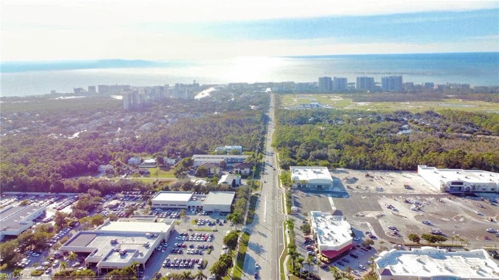 826 Wiggins Pass RD # 310, NAPLES FL 34110-17