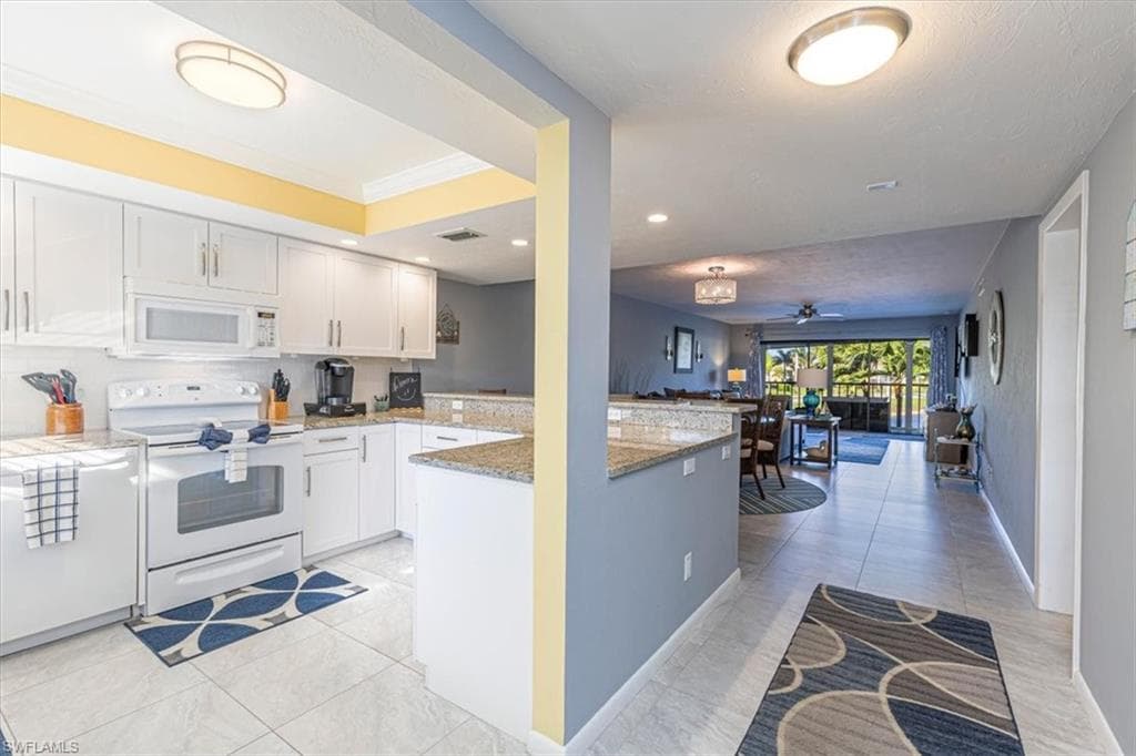 344 Charlemagne BLVD # F203, NAPLES FL 34112-5