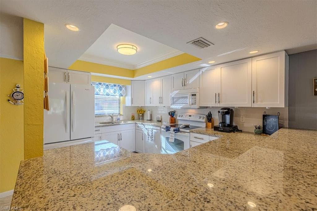 344 Charlemagne BLVD # F203, NAPLES FL 34112-8