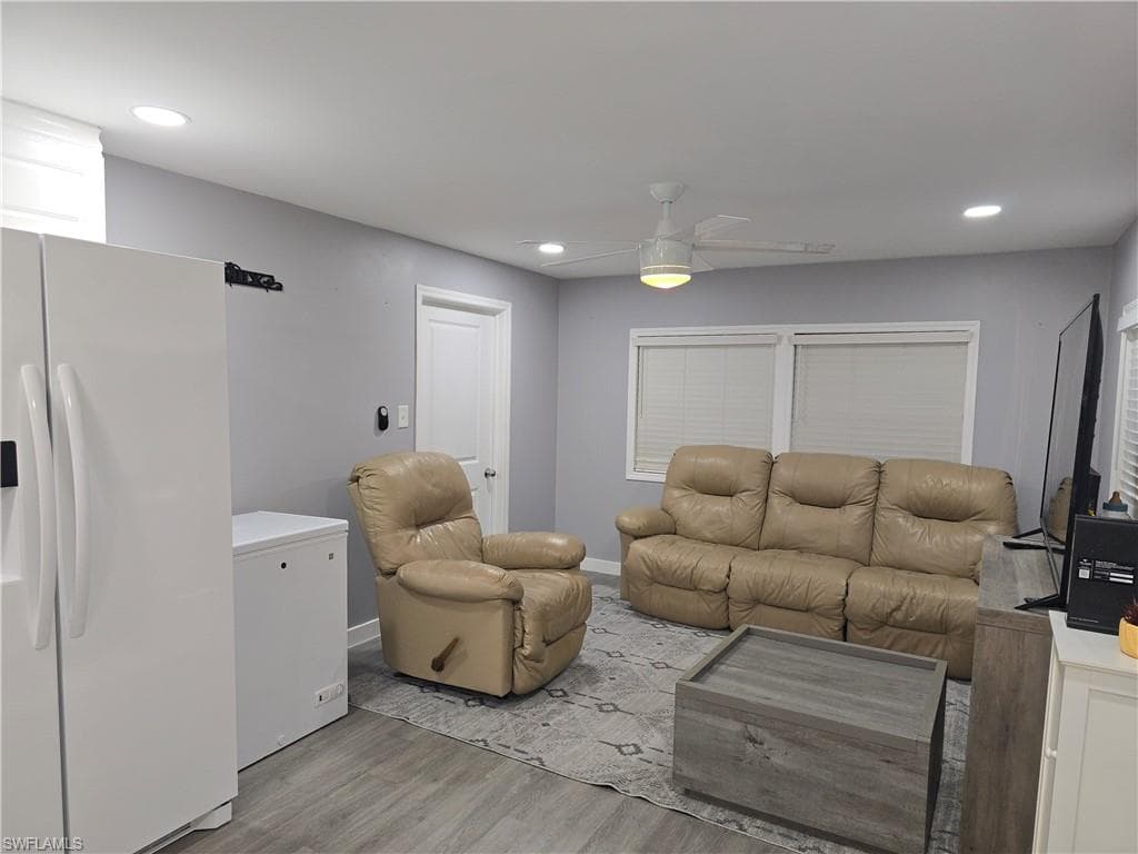 9 Moonstone CIR, NAPLES FL 34112-1