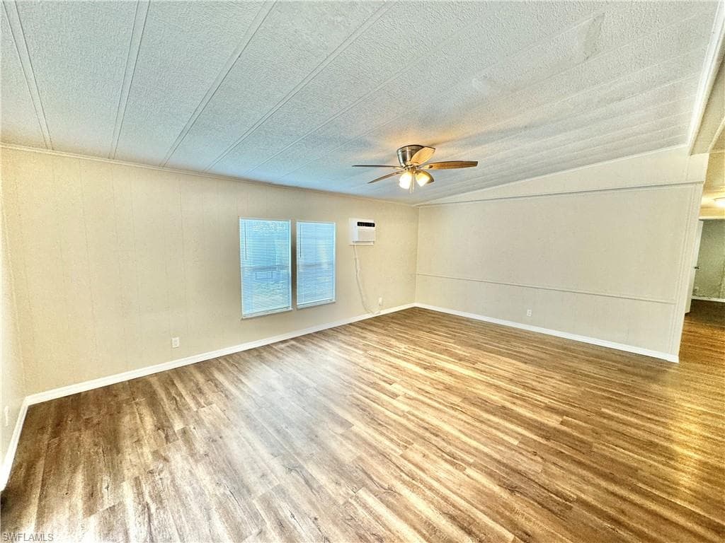 1252 Henderson Creek DR, NAPLES FL 34114-5