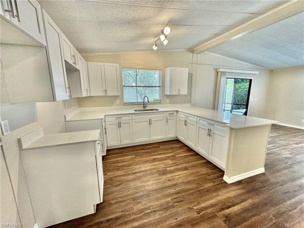 1252 Henderson Creek DR, NAPLES FL 34114-8