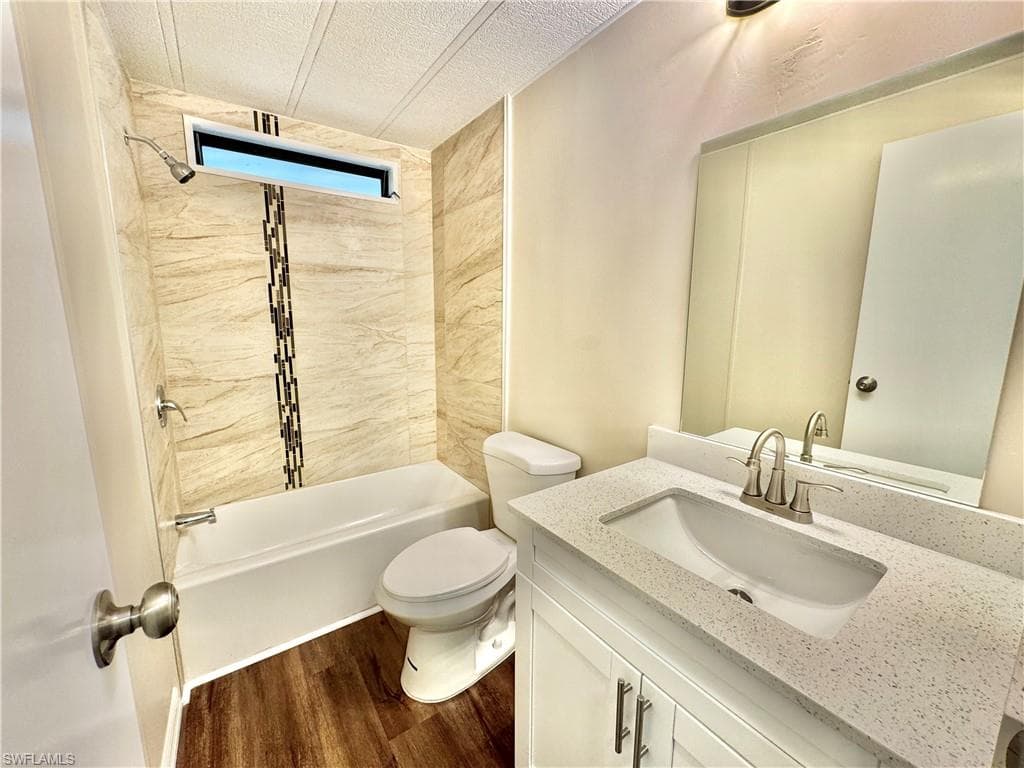 1252 Henderson Creek DR, NAPLES FL 34114-9