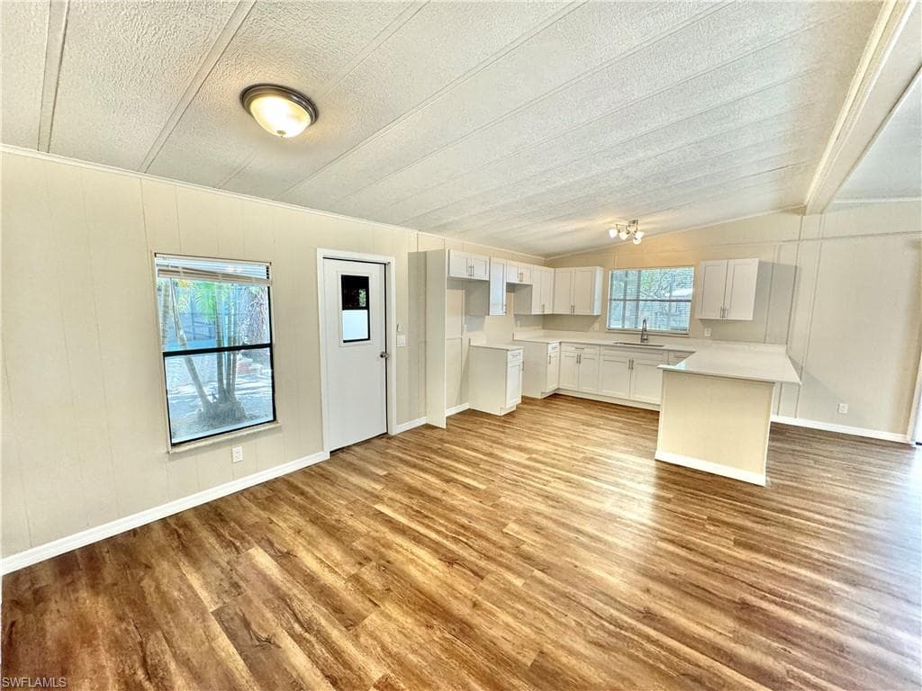 1252 Henderson Creek DR, NAPLES FL 34114-17