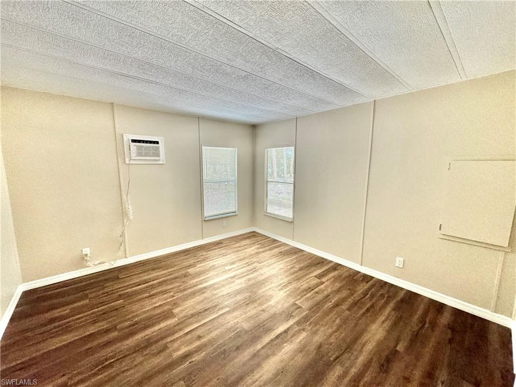 1252 Henderson Creek DR, NAPLES FL 34114-10