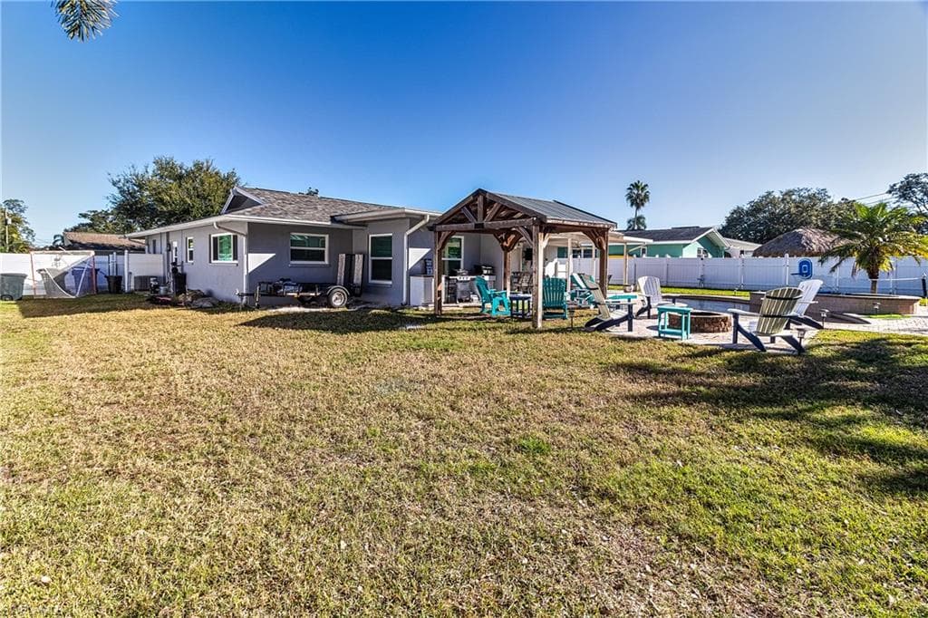 2376 Armour DR, DUNEDIN FL 34698-35