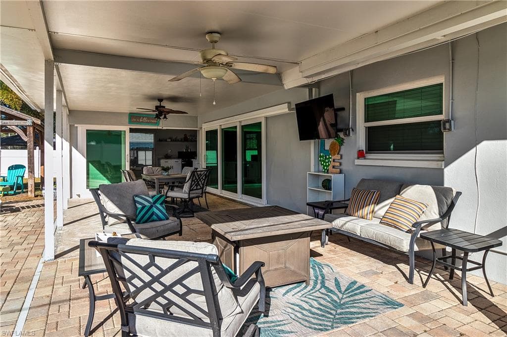 2376 Armour DR, DUNEDIN FL 34698-27