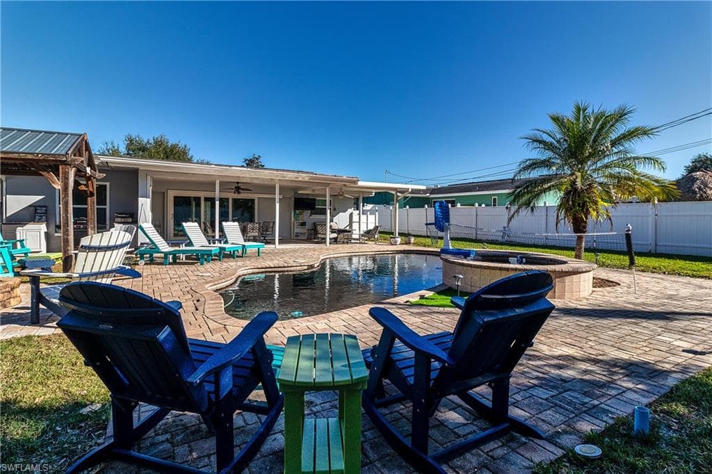 2376 Armour DR, DUNEDIN FL 34698-30