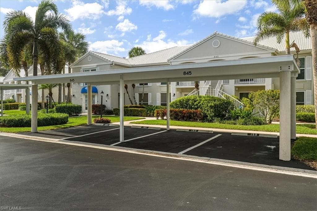 845 Gulf Pavilion DR # 102, NAPLES FL 34108-31