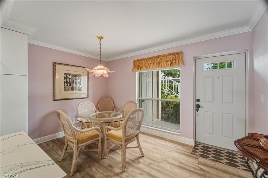 845 Gulf Pavilion DR # 102, NAPLES FL 34108-4