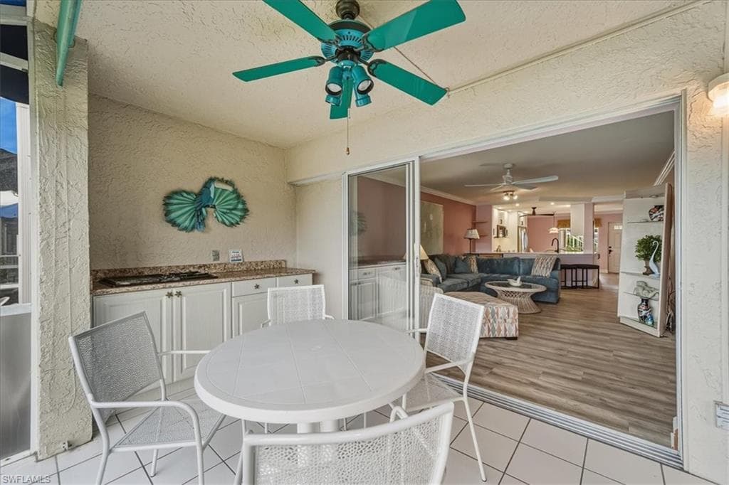 845 Gulf Pavilion DR # 102, NAPLES FL 34108-17