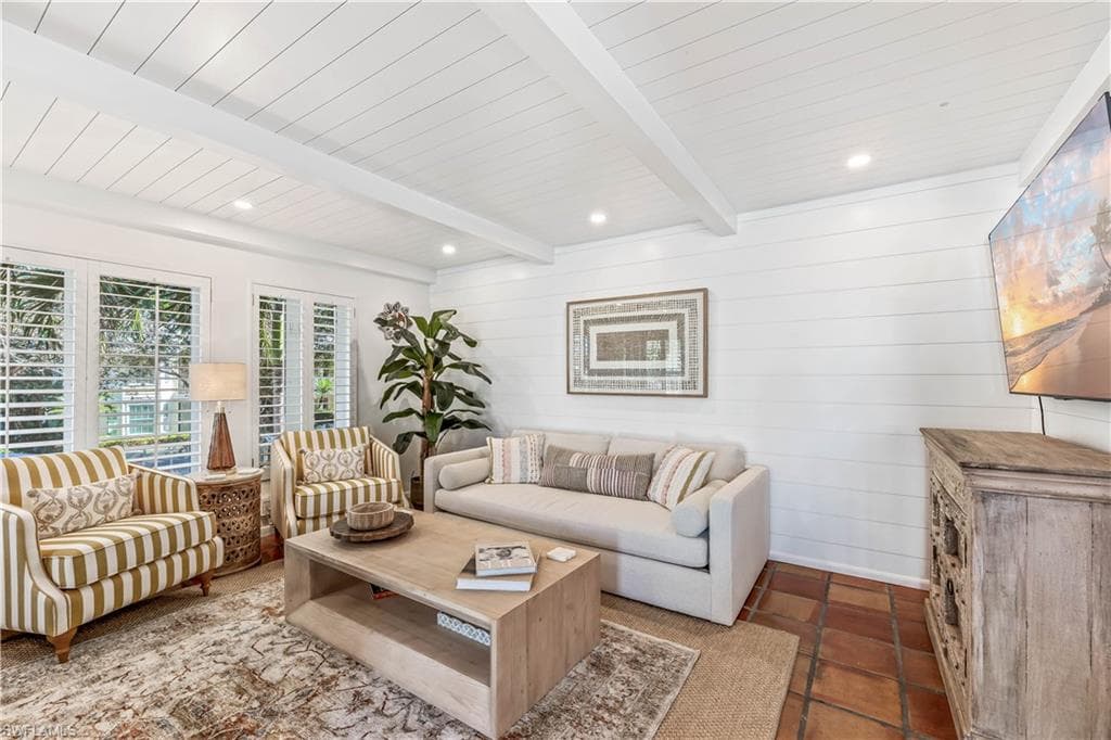 282 4th ST S-5