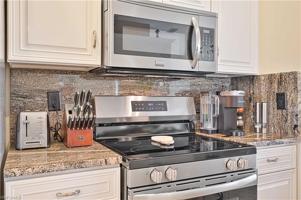 21593 Windham RUN, ESTERO FL 33928-14