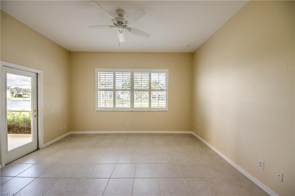 2667 Sunset Lake DR, CAPE CORAL FL 33909-22