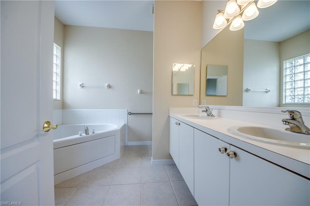 2667 Sunset Lake DR, CAPE CORAL FL 33909-26