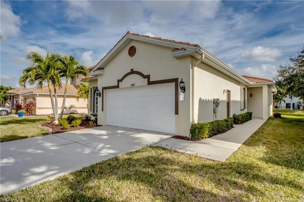 2667 Sunset Lake DR, CAPE CORAL FL 33909-1