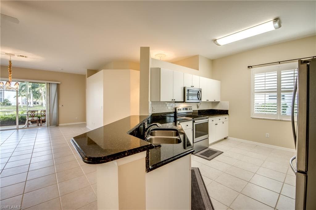 2667 Sunset Lake DR, CAPE CORAL FL 33909-16