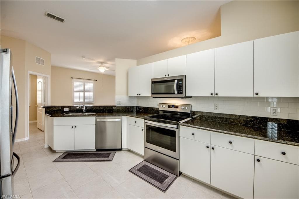 2667 Sunset Lake DR, CAPE CORAL FL 33909-21