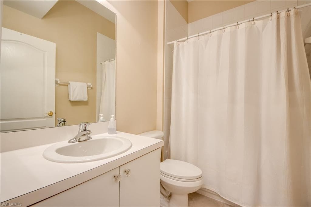 2667 Sunset Lake DR, CAPE CORAL FL 33909-32