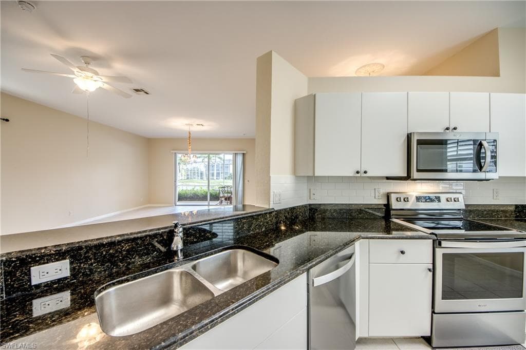 2667 Sunset Lake DR, CAPE CORAL FL 33909-17