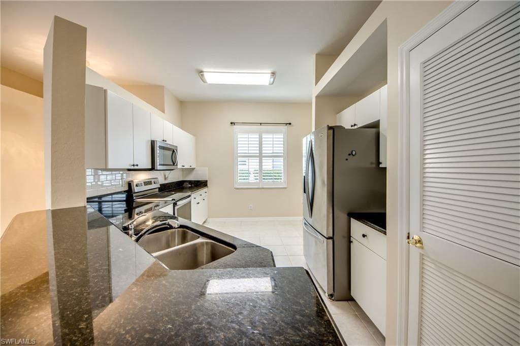 2667 Sunset Lake DR, CAPE CORAL FL 33909-14