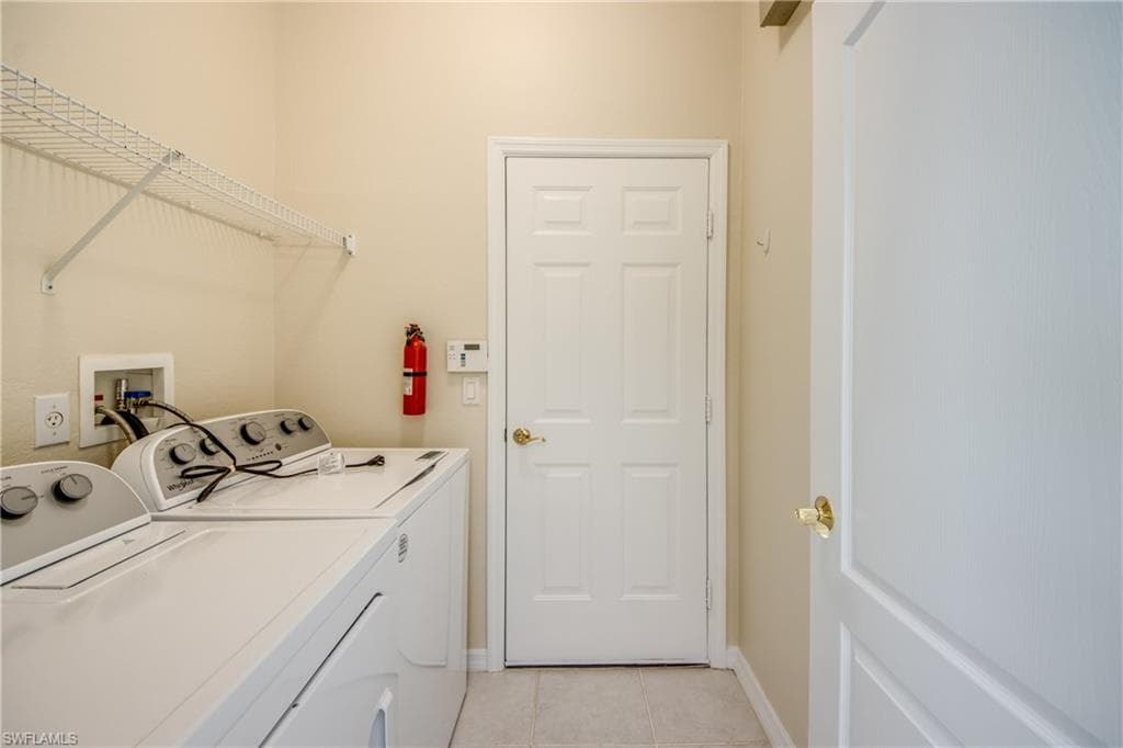 2667 Sunset Lake DR, CAPE CORAL FL 33909-34