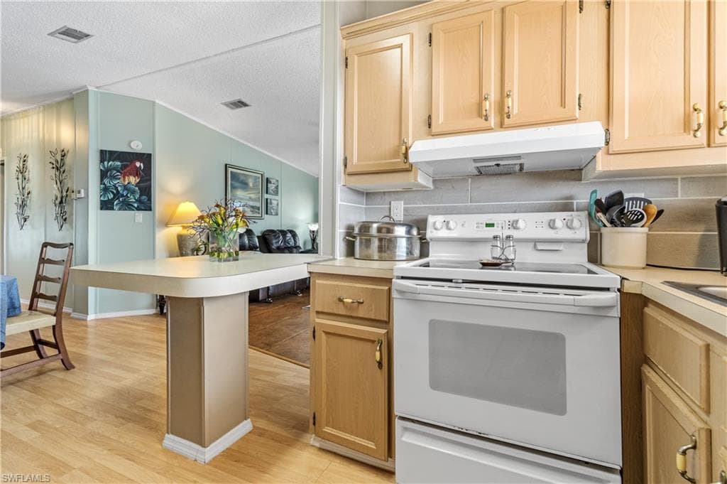 3465 Celestial WAY, NORTH FORT MYERS FL 33903-12