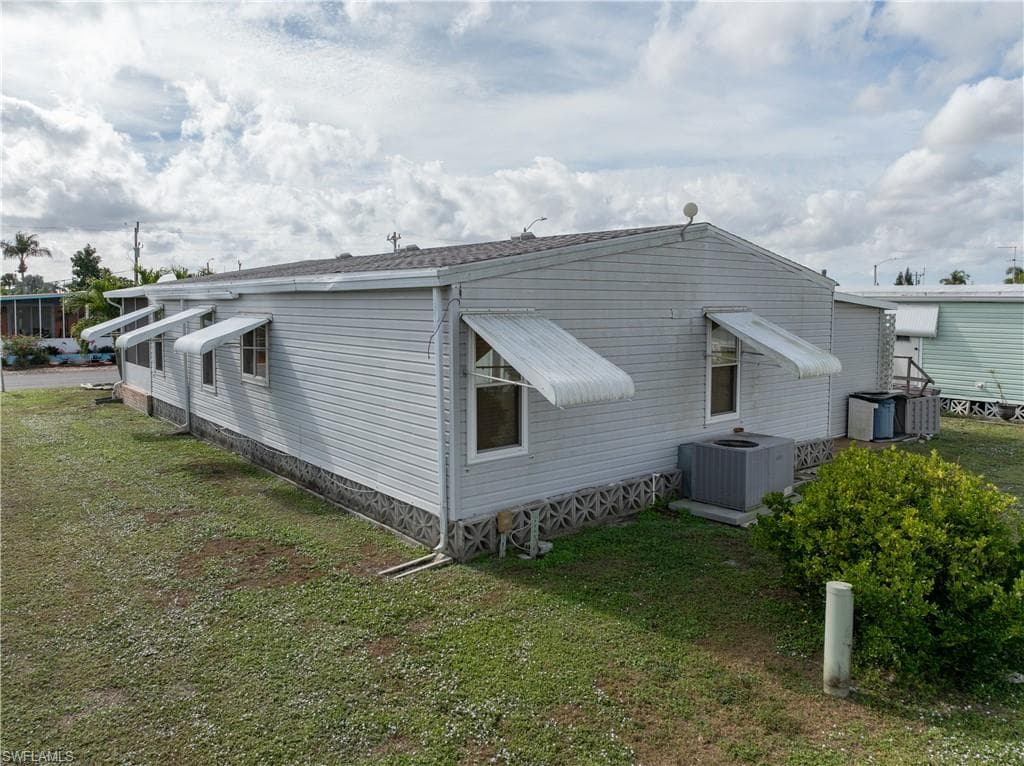 3465 Celestial WAY, NORTH FORT MYERS FL 33903-23