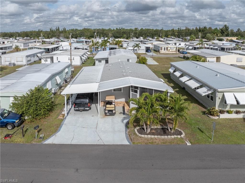 3465 Celestial WAY, NORTH FORT MYERS FL 33903-32