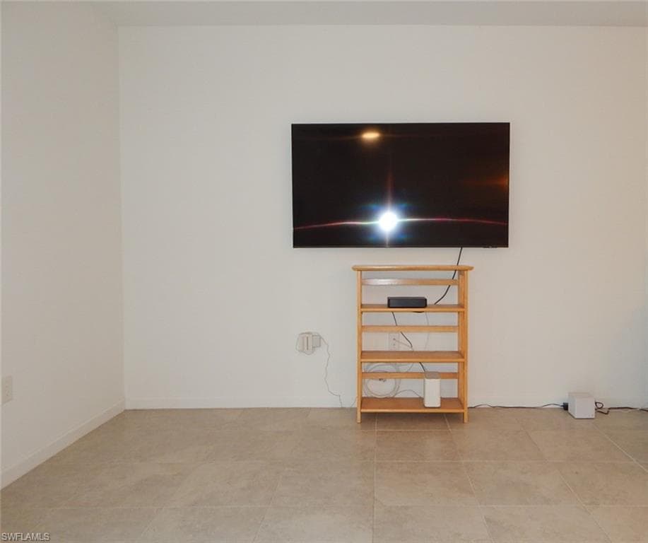 1437 Weeping Willow CT, CAPE CORAL FL 33909-11