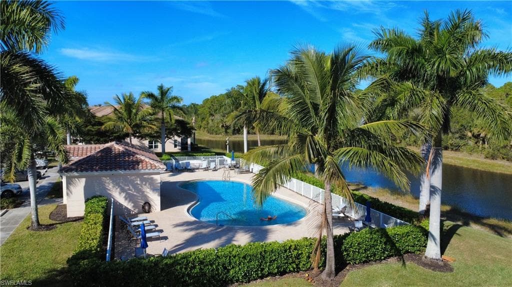 1437 Weeping Willow CT, CAPE CORAL FL 33909-24