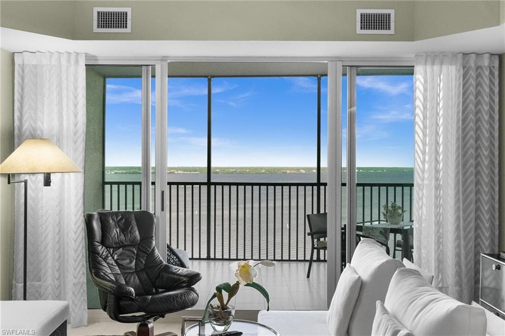 2797 1st ST # 1304, FORT MYERS FL 33916-3