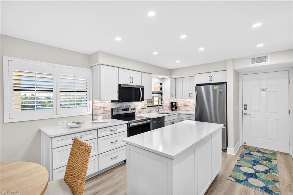 2230 Camino Del Mar DR, SANIBEL FL 33957-11